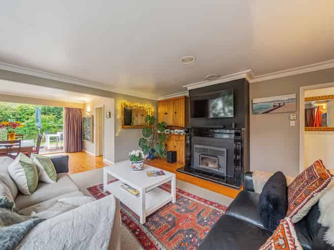 13 Deller Grove, Silverstream