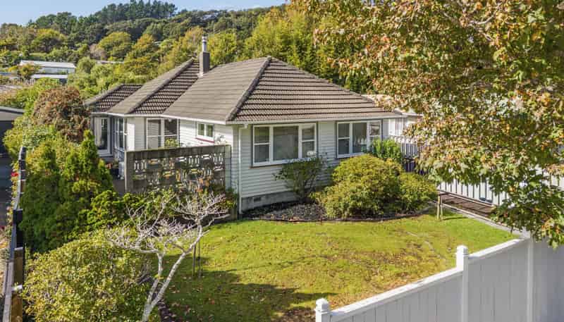 13 Deller Grove, Silverstream