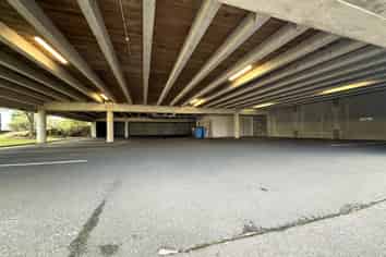 MODERN GROUND FLOOR OFFICE - 78M²
