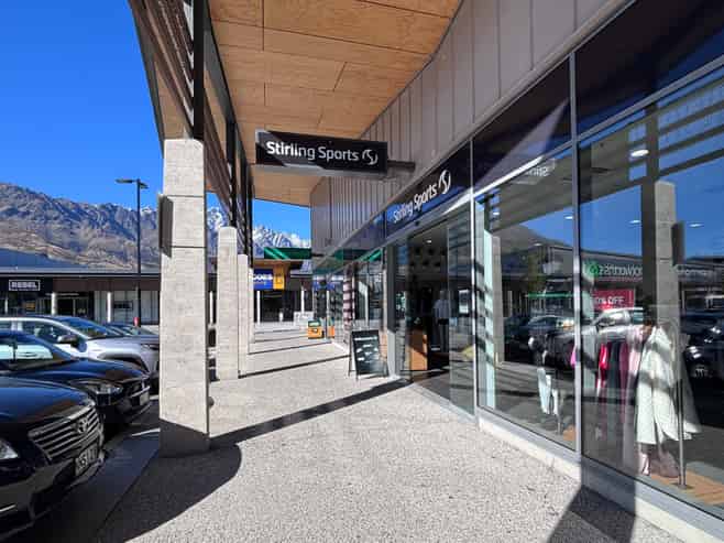 Five Mile Centre - Excellent Profile