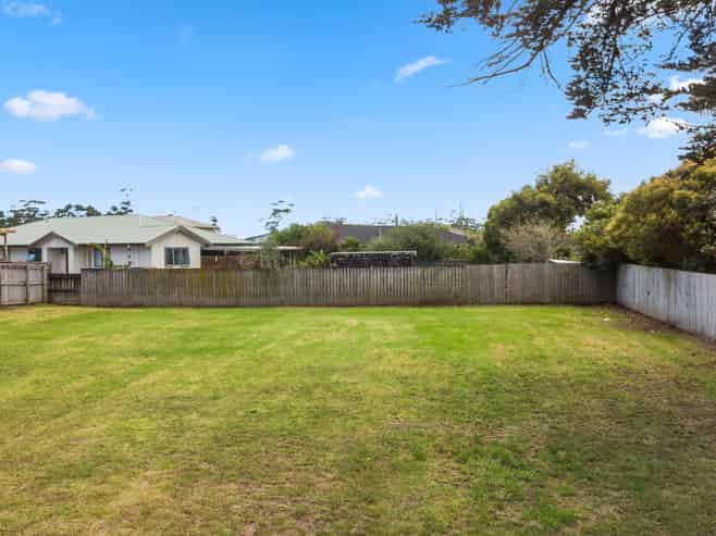 14 Aitkenhead Court, Parakai, Helensville