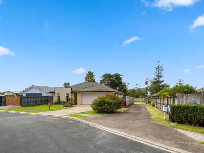 14 Aitkenhead Court, Parakai, Helensville