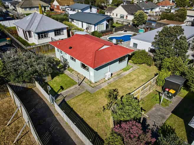 126B Waiwhetu Road, Waterloo