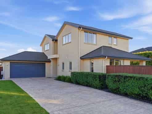25 Applefield Court, Northwood