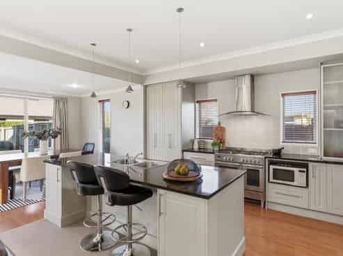 25 Applefield Court, Northwood