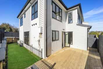 45A&B Commodore Drive, Lynfield