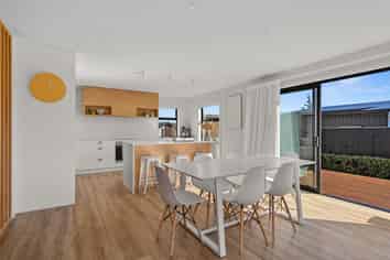 31 Hart Road, Richmond