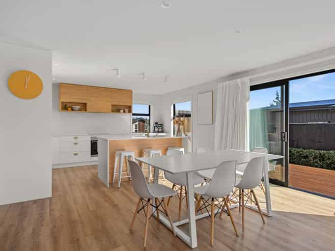 31 Hart Road, Richmond