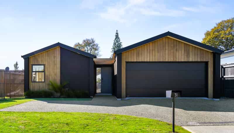 31 Hart Road, Richmond