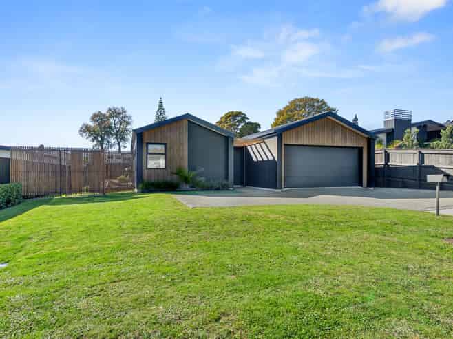 31 Hart Road, Richmond