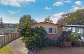34 Royal Road, Massey