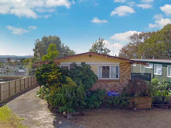 34 Royal Road, Massey