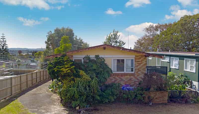 34 Royal Road, Massey