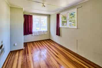 4 Reuben Grove, Naenae