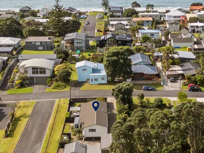 10 Hillview Road, Waihi Beach