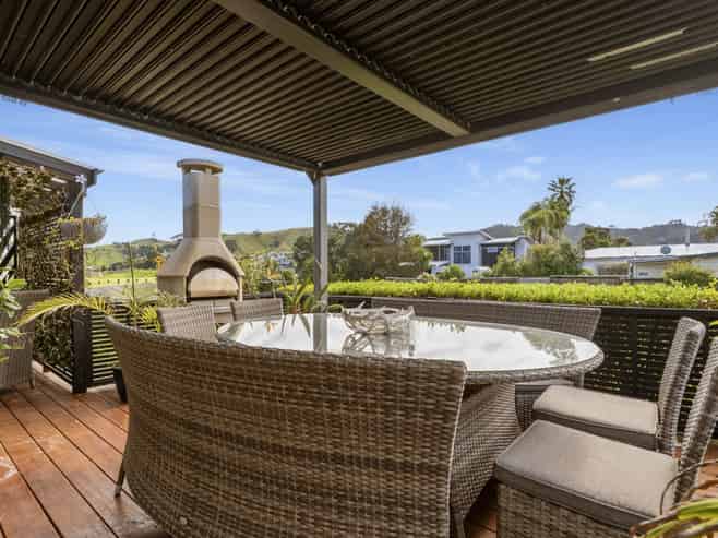 10 Hillview Road, Waihi Beach