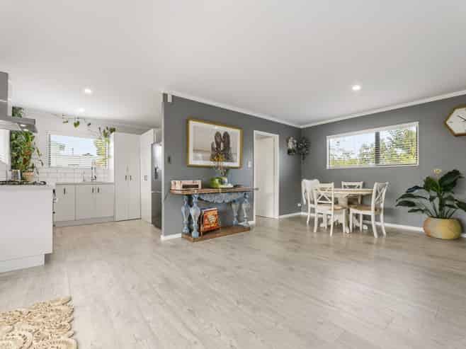 10 Hillview Road, Waihi Beach