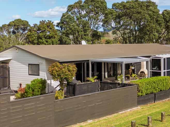 10 Hillview Road, Waihi Beach