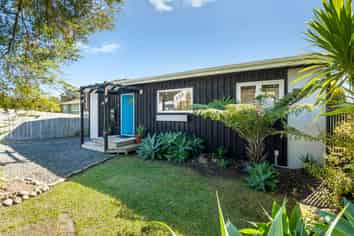 93 Wade River Road, Stanmore Bay