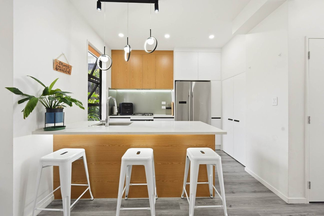 Spacious Family Living in Prime West Harbour - Mehr