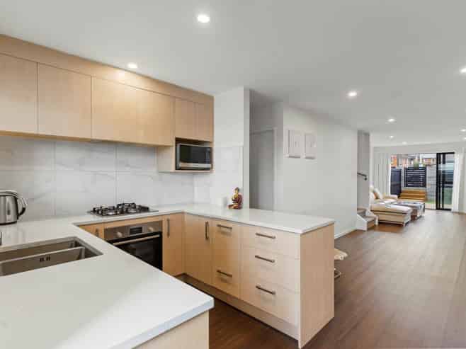 2/55 Great South Road, Papakura