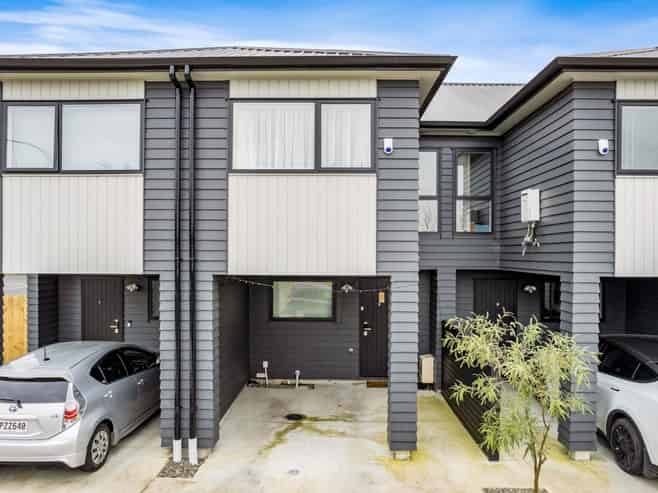 2/55 Great South Road, Papakura