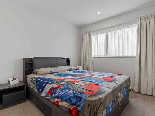 2/55 Great South Road, Papakura