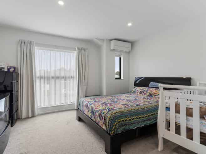 2/55 Great South Road, Papakura