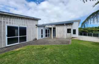 20 The Outlook, Oakura