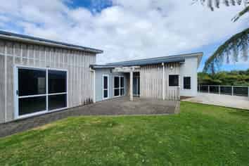 20 The Outlook, Oakura