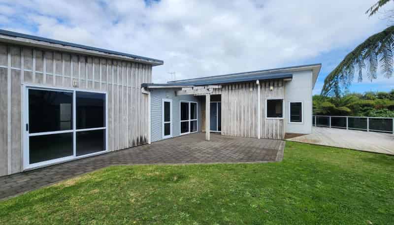 20 The Outlook, Oakura