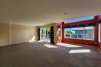 20 The Outlook, Oakura