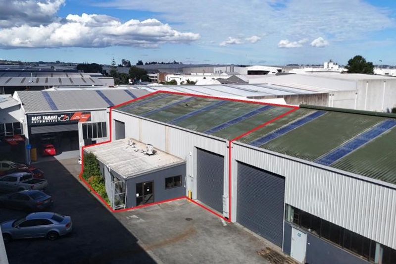 Container-Friendly Warehouse – Dual Roller Doors - Vista 2