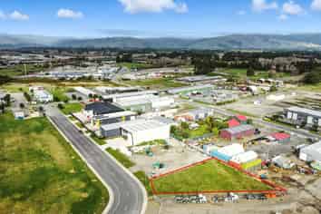Commercial land in Ōtaki - Build or landbank