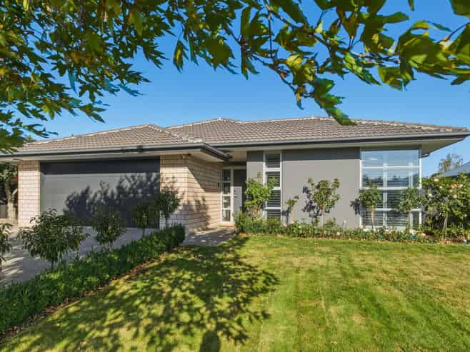 29 Pohutukawa Crescent, Parklands