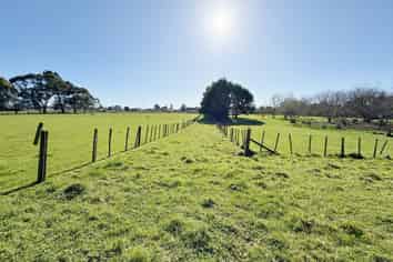 82 Jacksons Road, Levin