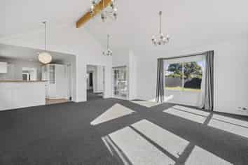 5 Adrian Grove , Waikanae Beach