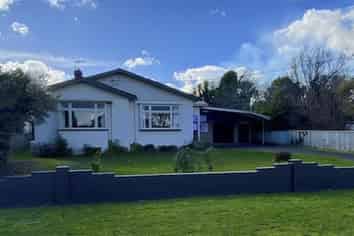 8 Hunia Street, Marton