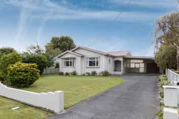 8 Hunia Street, Marton