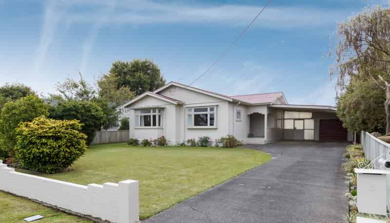 8 Hunia Street, Marton