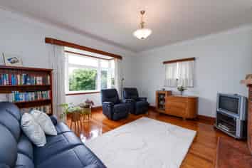 8 Hunia Street, Marton