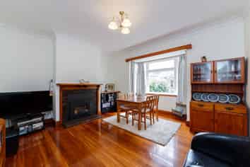 8 Hunia Street, Marton