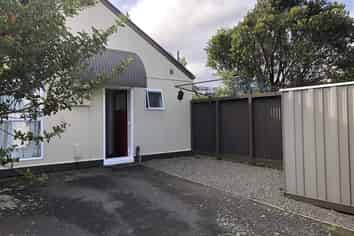 4/17 Cedar Street, Maungaraki