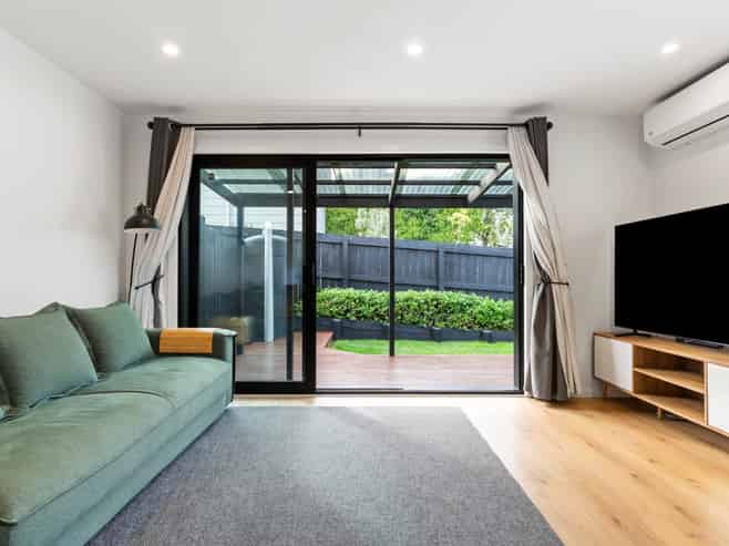 1B Stott Avenue, Birkdale