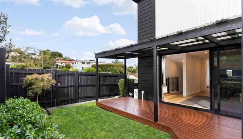 1B Stott Avenue, Birkdale