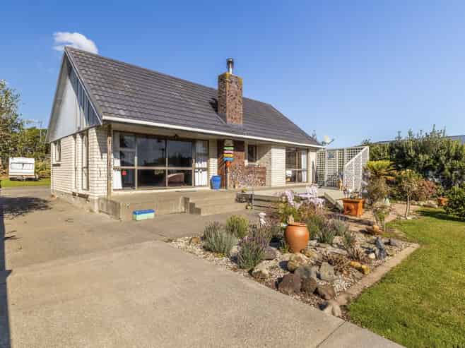 195 High Street, Bulls