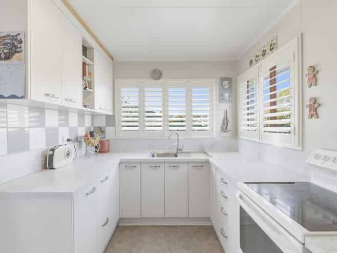 195 High Street, Bulls