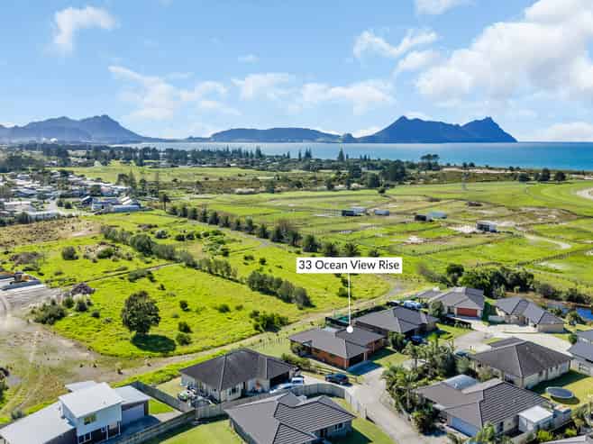 33 Ocean View Rise, Ruakaka