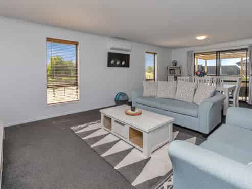 33 Ocean View Rise, Ruakaka