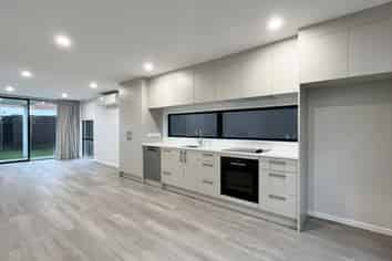 7C Range View Road, Mount Albert